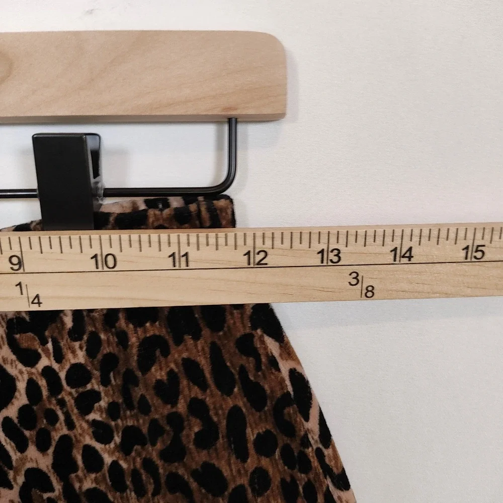 Vittadini Sport Skirt Women's Medium Runs Small Leopard Print Stretch